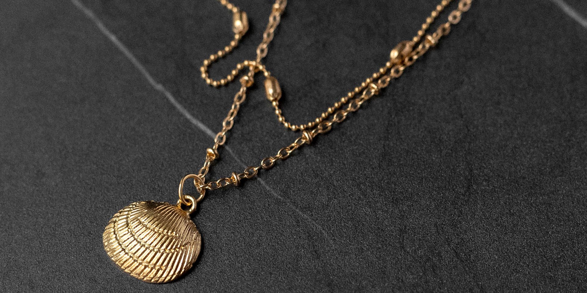 Jewelry packaging photography supporting premium brand presentation and gifting experience 5