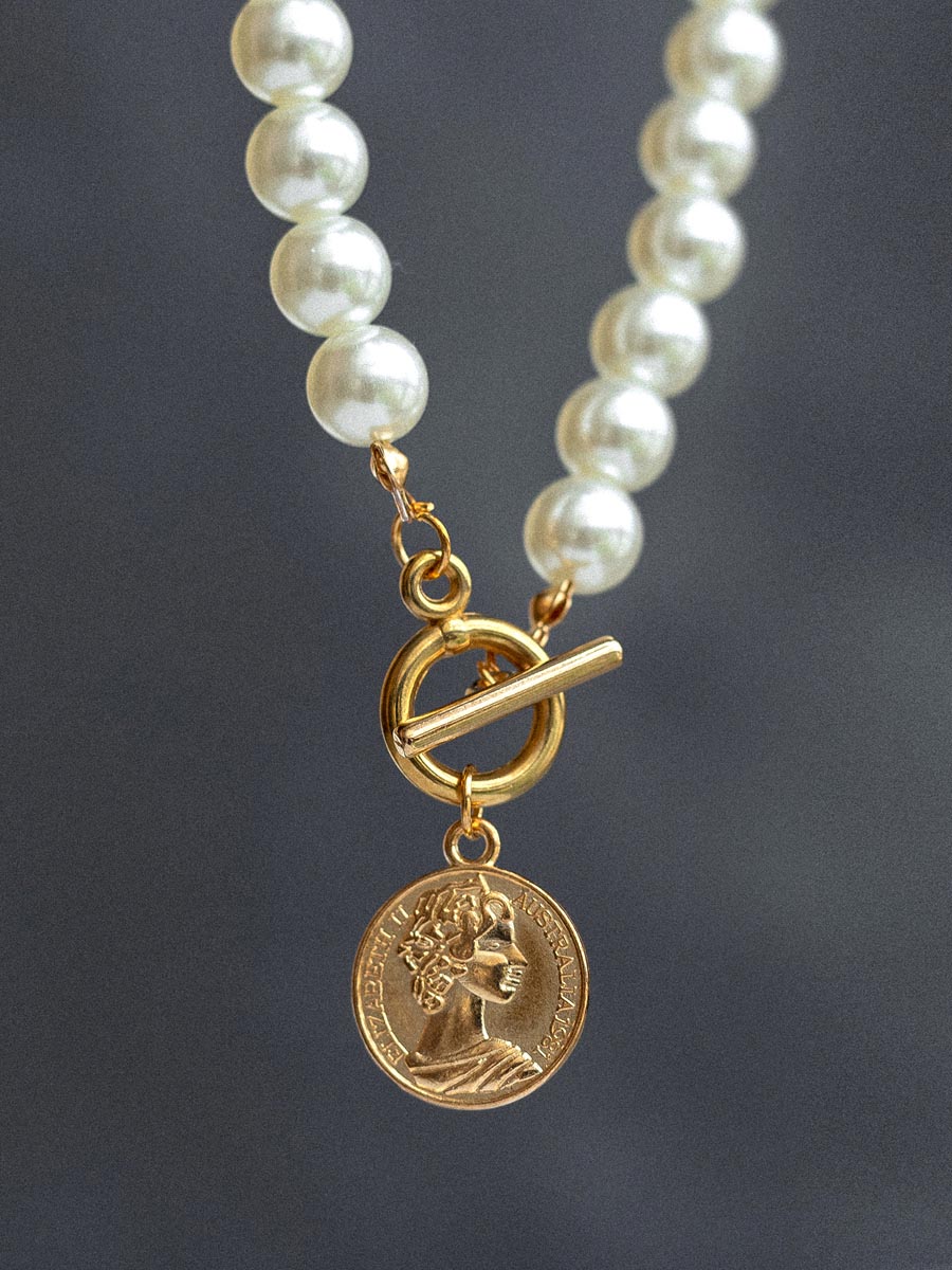Lifestyle jewelry photography featuring modern accessories for social media campaigns 13