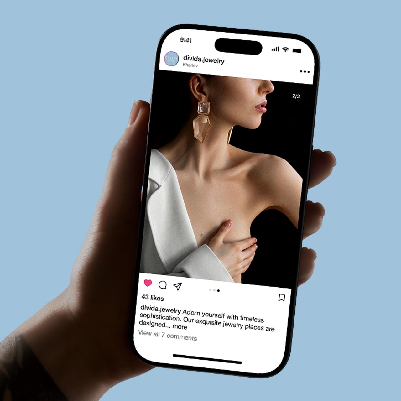 Lifestyle jewelry photography featuring modern accessories for social media campaigns 23