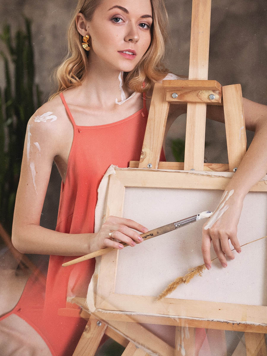 Artistic studio portrait combining fashion colour and visual storytelling 10