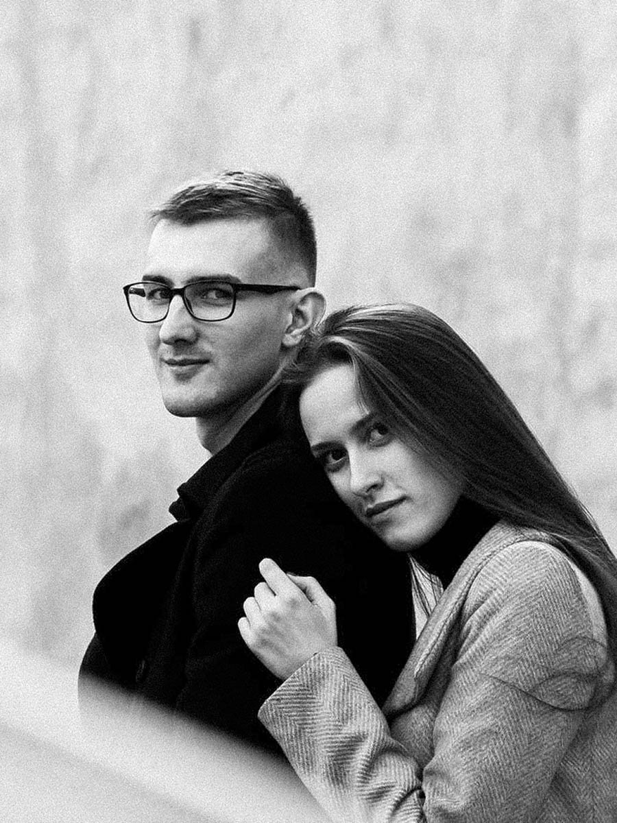 Monochrome couple portrait showing natural connection and relaxed body language 9