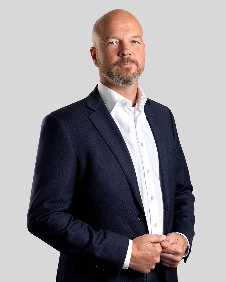 Consistent employee portraits created for LinkedIn profiles 4