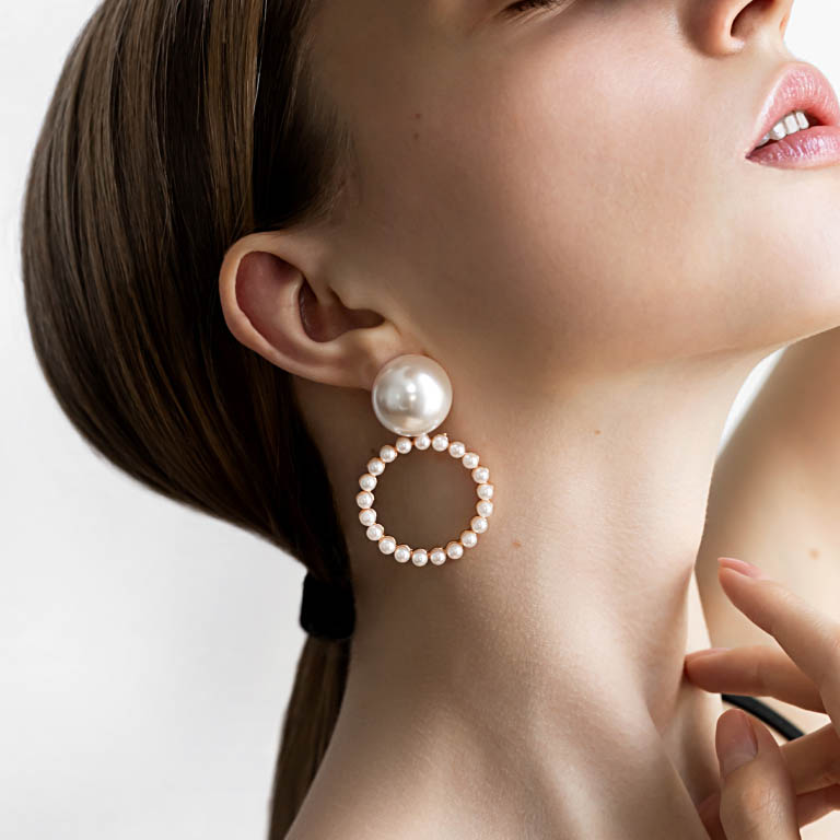 Macro jewellery photography showing gemstone and metal details 2