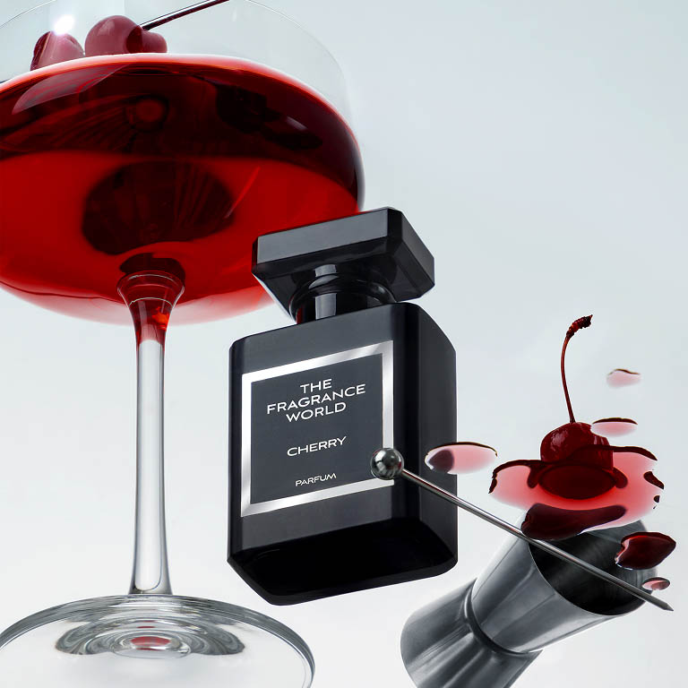 perfume bottle photography with controlled reflections and coloured liquid 10
